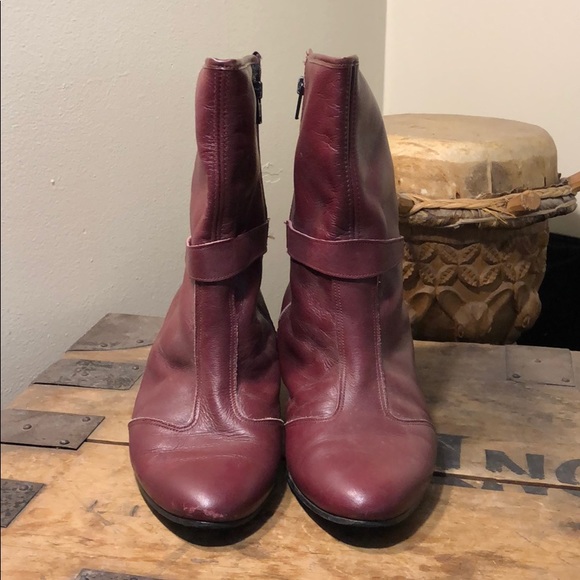 Vintage Barbarella style booties. - Picture 2 of 8